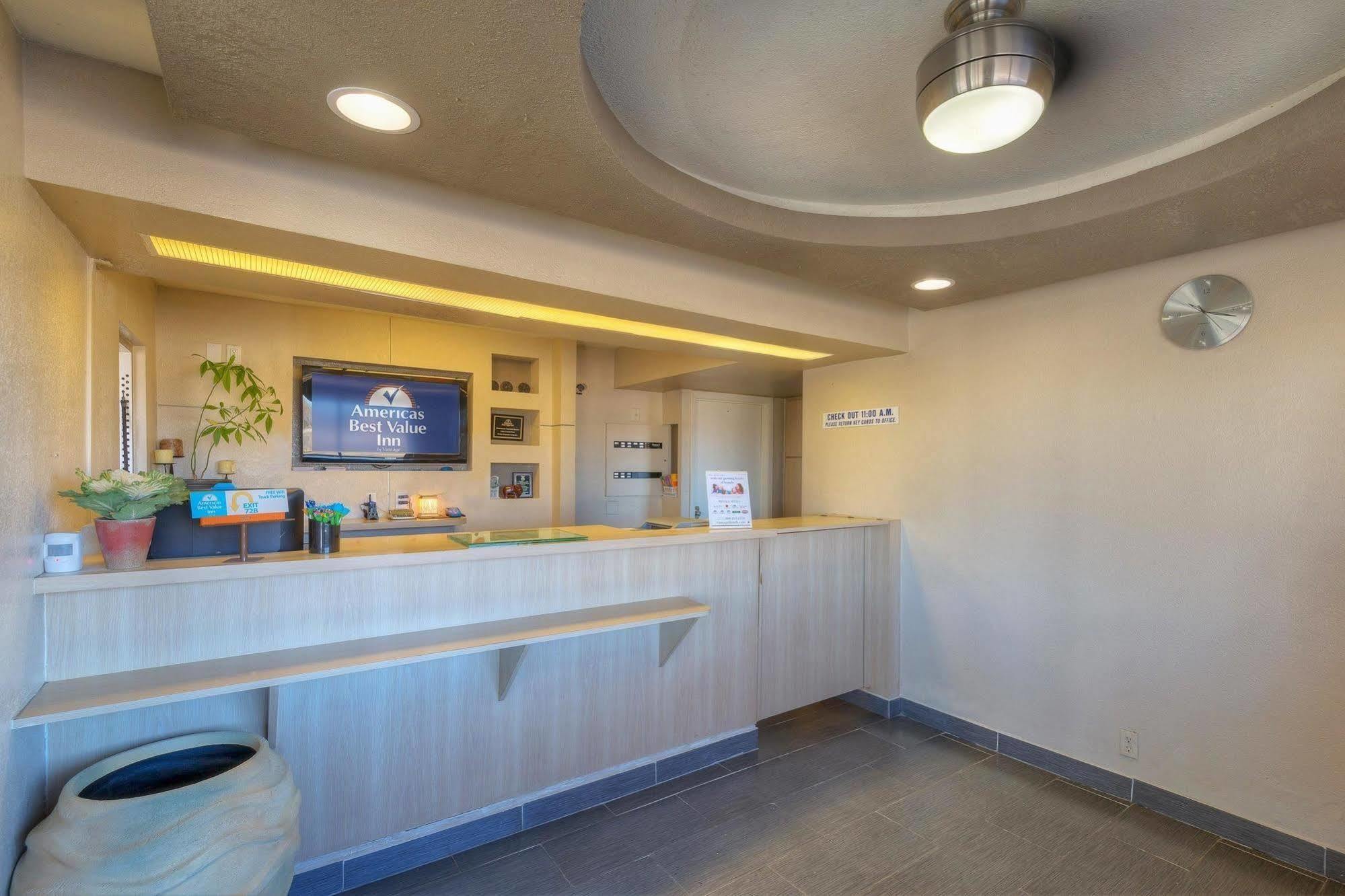 Americas Best Value Inn Amarillo Airport/Grand Street Exterior photo