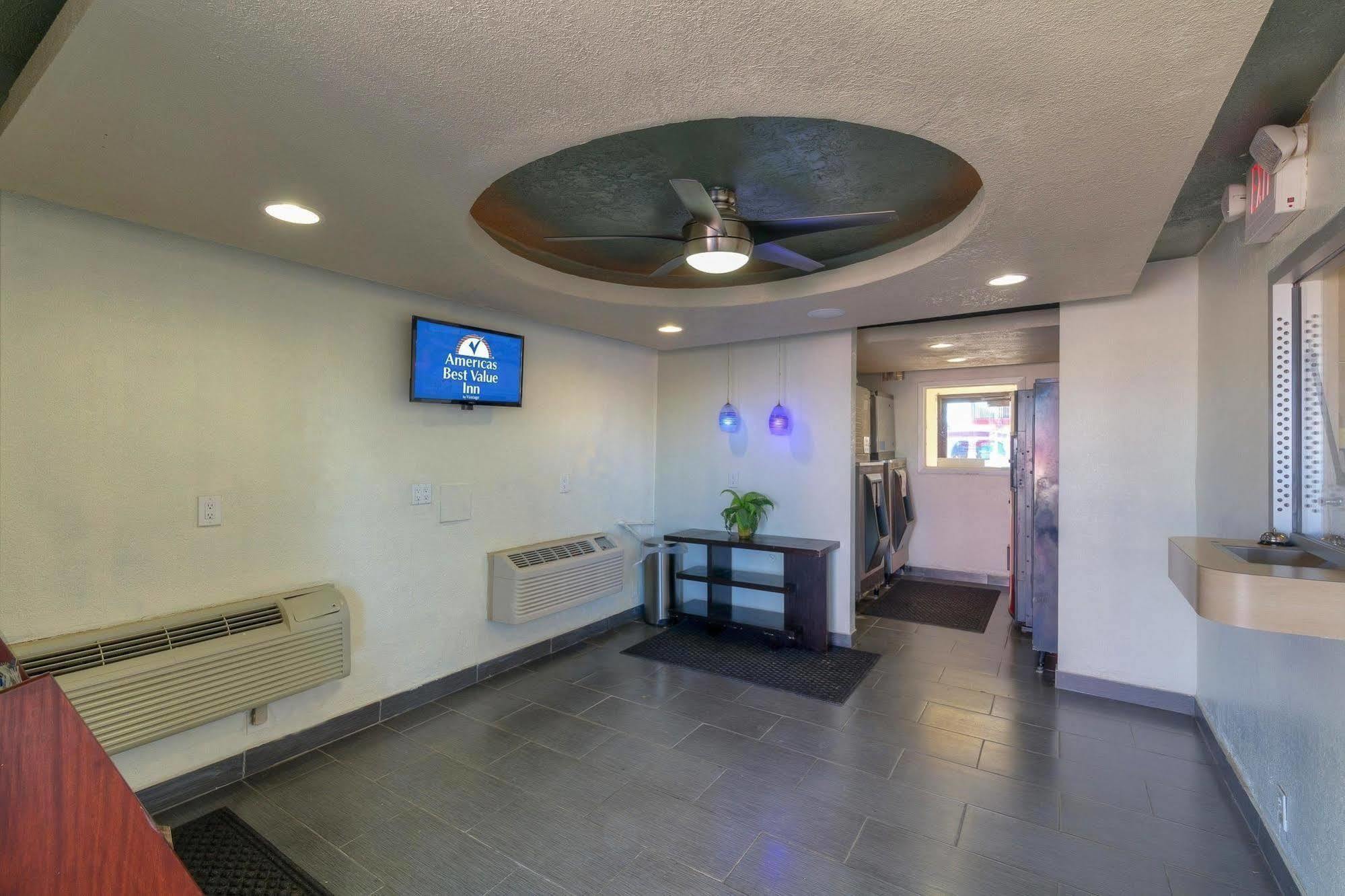 Americas Best Value Inn Amarillo Airport/Grand Street Exterior photo