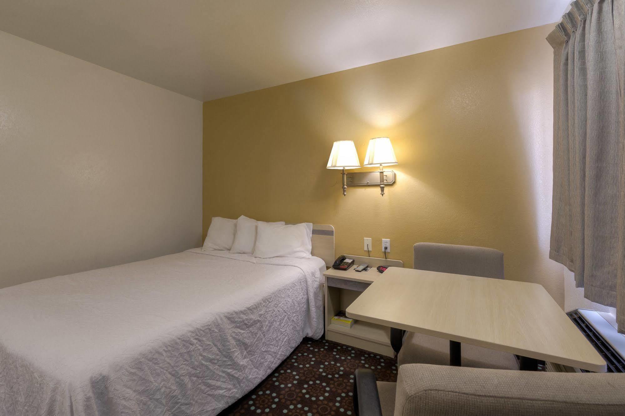 Americas Best Value Inn Amarillo Airport/Grand Street Exterior photo