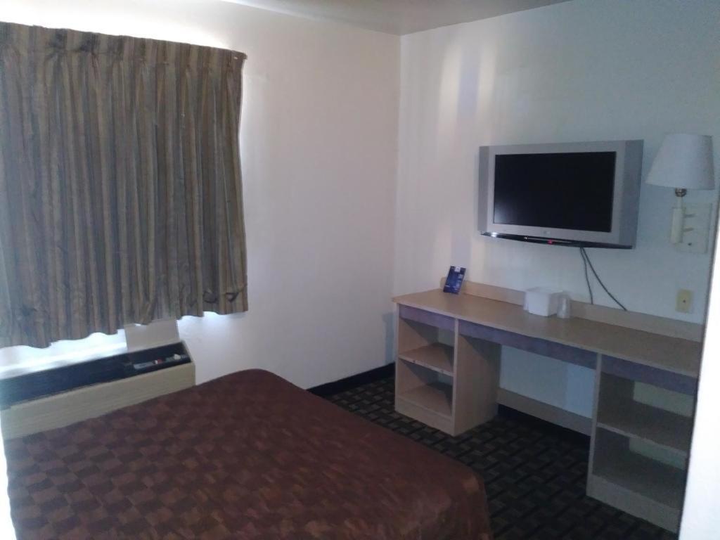 Americas Best Value Inn Amarillo Airport/Grand Street Exterior photo